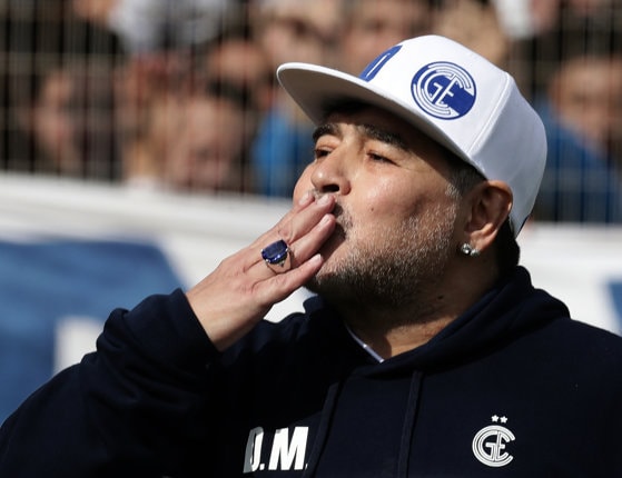 Maradona împlineşte 60 de ani. Argentinianul a primit urări de ziua lui din toată lumea fotbalului