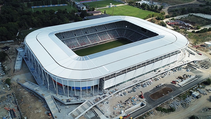 Stadionul Ghencea, inaugurat vineri. Noul Ghencea, gata pentru EURO. Construcţia a costat aproape 100 de milioane de euro