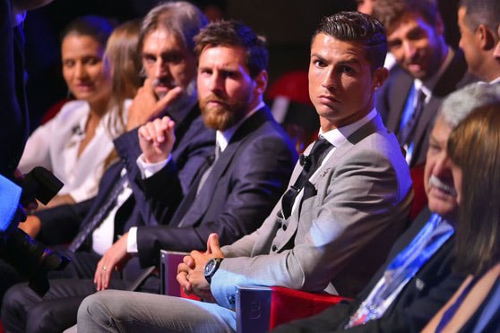Duelul care împarte planeta în două: Messi contra Ronaldo, marţi seara, în Champions League