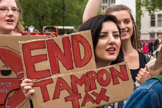 Marea Britanie anulează TVA-ul pentru produse menstruale. Igiena feminină, o „necesitate, nu un lux”