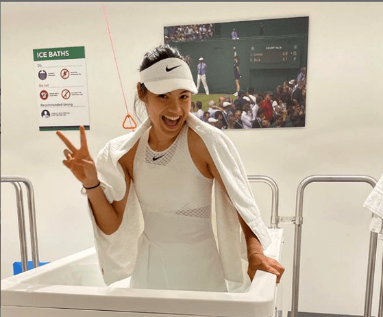 Emma Răducanu, de neoprit la US Open. Sportiva cu origini româneşti s-a calificat în sferturile de finală