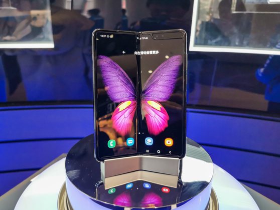 Samsung lanseasă un nou model de smartphone. Senzorul noului telefon este conceput de Sony