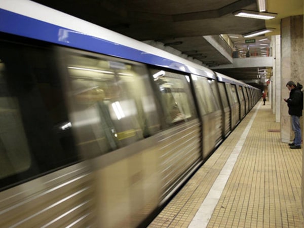 Metrorex anunţă că s-au redus timpii de aşteptare la metrou