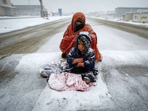 Peste o sută de persoane şi zeci de mii de animale au murit în Afganistan din cauza frigului