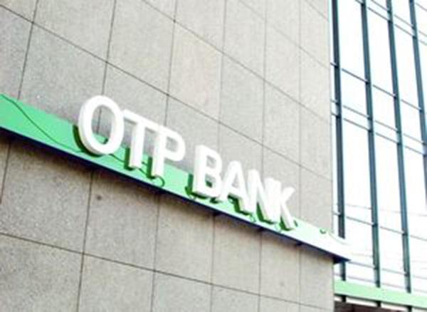 OTP Bank România a fost scoasă la vânzare. Anunţul maghiarilor a atras interesul UniCredit, BCR/Erste, Băncii Transilvania, Alpha Bank, EximBank, dar şi Raiffeisen